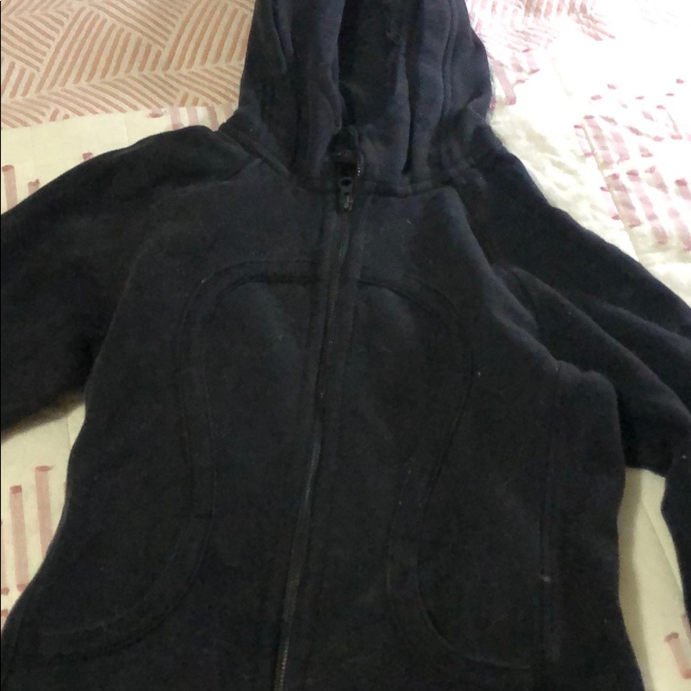 Lululemon sweatshirt